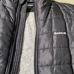 Brand New • Wore once • Roots vest